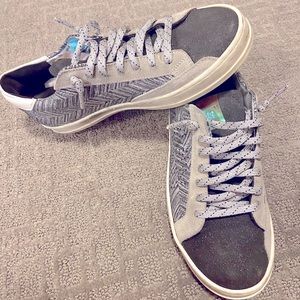 Gently used P448 black and silver - size 38